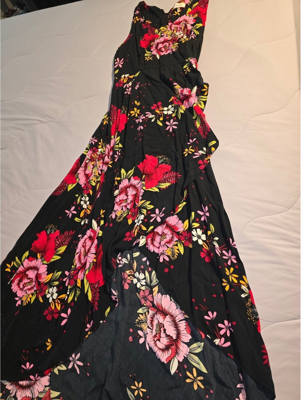 Kor Mei  Black Floral V-Neck Wrap Dress Date night Casual dress -  Size Medium